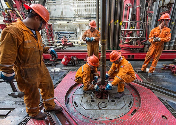 As Drillers Hunker Down, Wall St Sees Quicker Oil Price Bounce