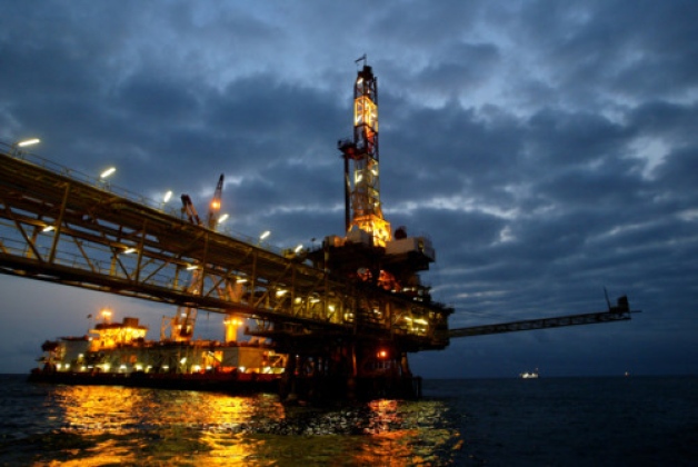 Rig Operators Look for Silver Lining