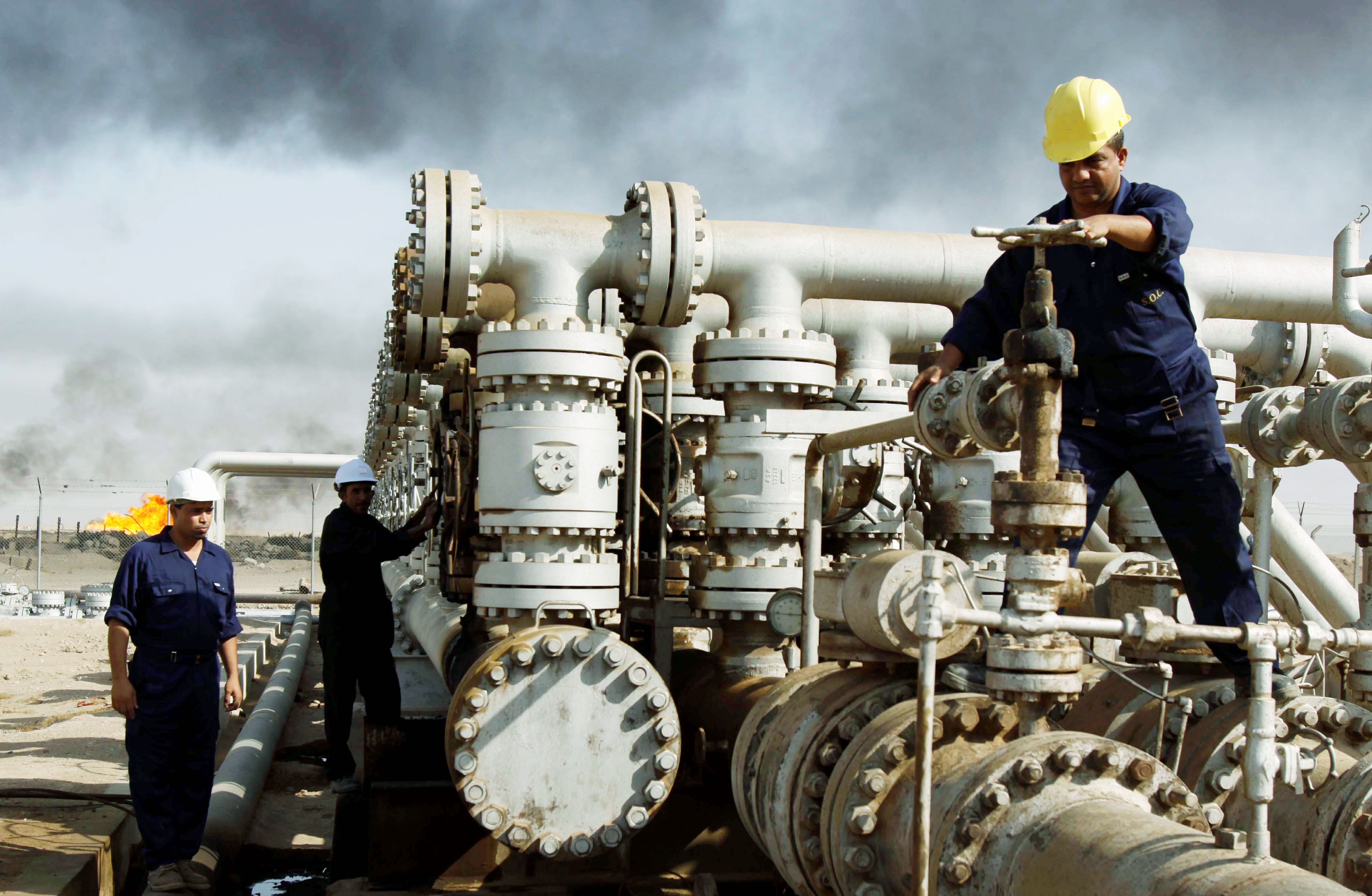 Brent Oil Falls Towards $54 on OPEC Output, Iran
