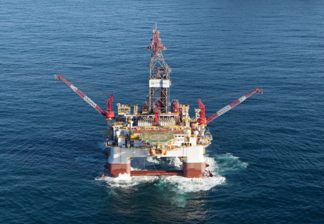 Seadrill pauses rigs orders. Cuts dividend