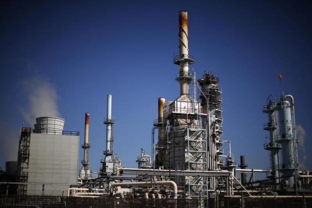 U.S. Shale Firms Revive Hedging as Oil Rebounds