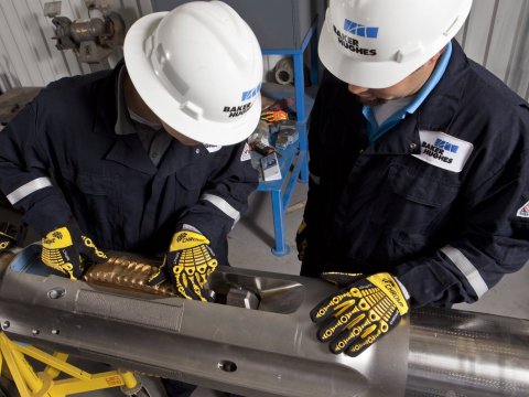 baker-hughes-employees-working.jpg