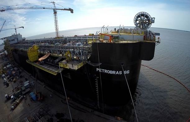 Petrobras-FPSO-P-66-hull-on-its-way-to-Rio-shipyard.jpg