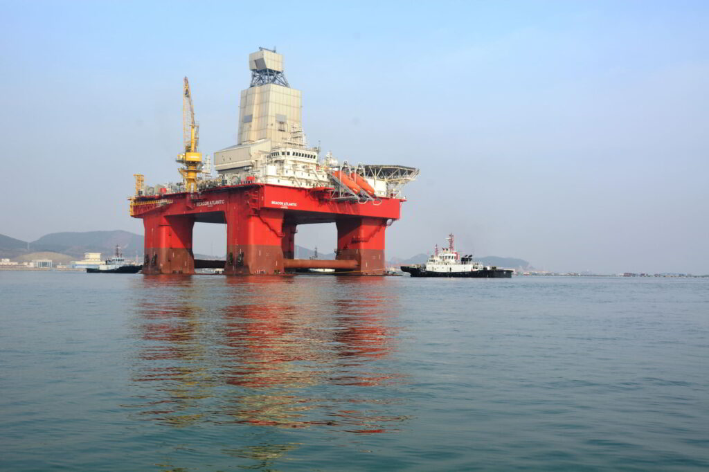 Another-drilling-job-in-place-for-Deepsea-Yantai-semi-sub.jpg